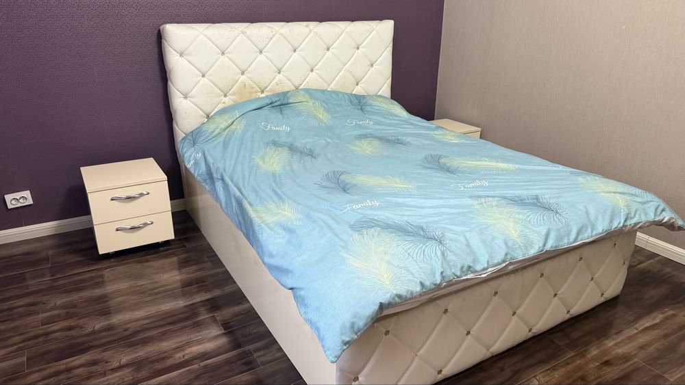 Продам спальный гарнитур