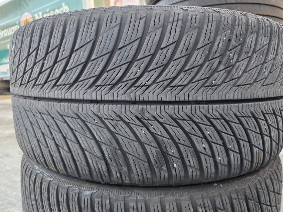 2бр Зимни гуми 245 35 20 - Michelin