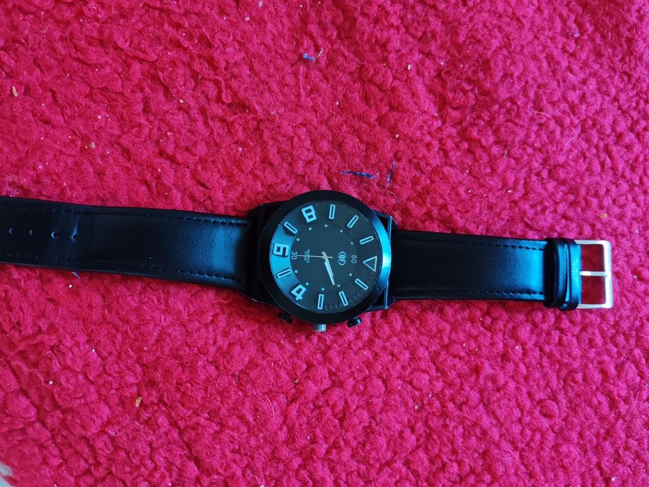 Ceas  deosebit, masculin,stare bună