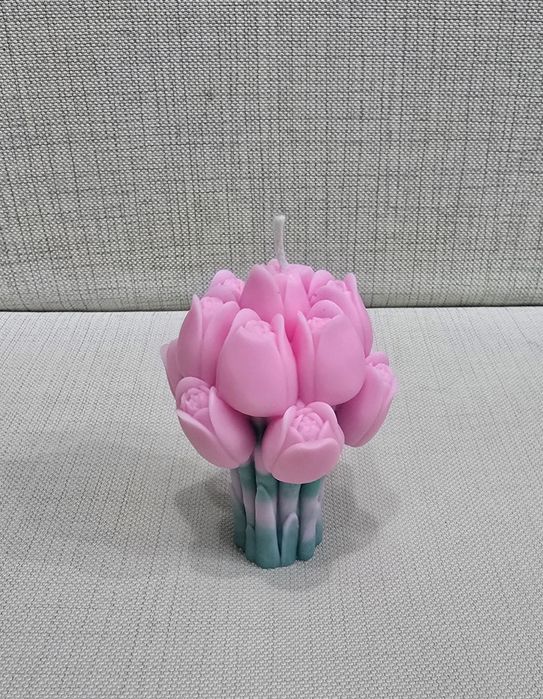 Свещи от восък, рязлични цветове и аромати