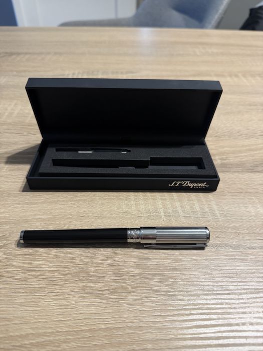 НОВА И ОРИГИНАЛНА S.T. Dupont Писалка Initial Fountain Pen - Black and Silver
