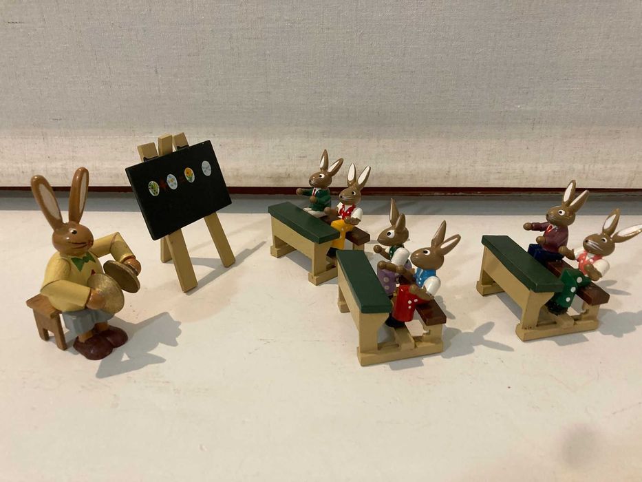 figurine din lemn sezon paste vechi Erzgebirge  Scoala de iepurasi