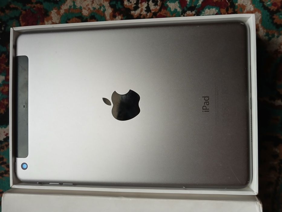 Ipad mini atpechatkali srochma sotiladi