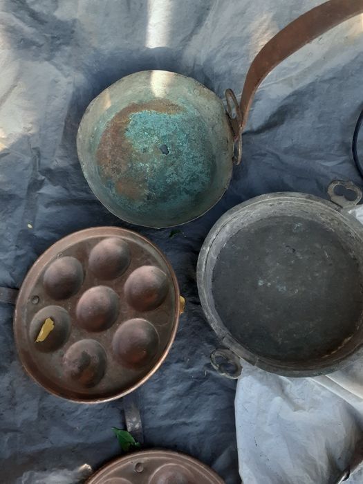 Стар бакър среден с патина и малък с капак