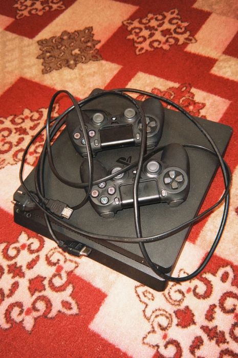 Ps 4 slim 1tb + 4 диск