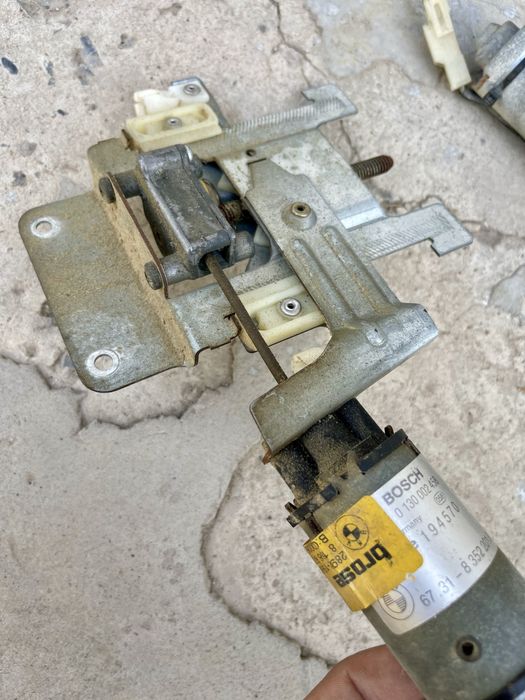 Моторчик электроподголовника BMW E38 БМВ Е38