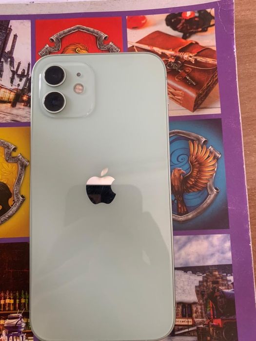 Продам iPhone 12