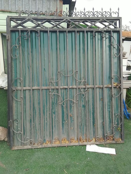 Продам ворота с колидкой