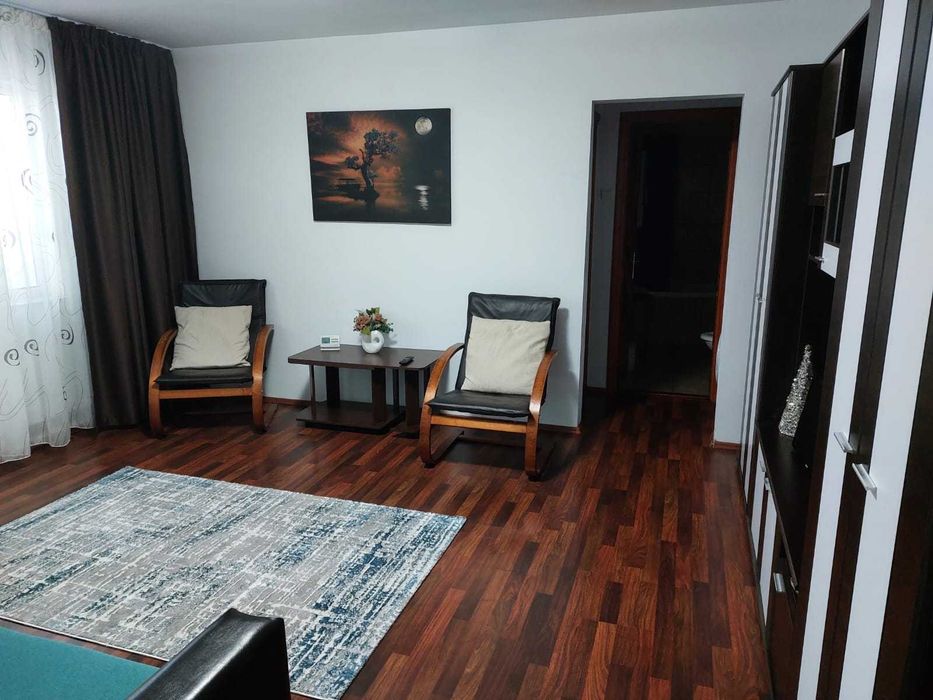 Proprietar, inchiriez apartament 2 camere Rovine, centrala proprie
