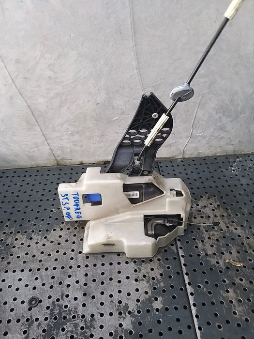 Broasca usa stanga spate vw touareg 7l 3d4839015k