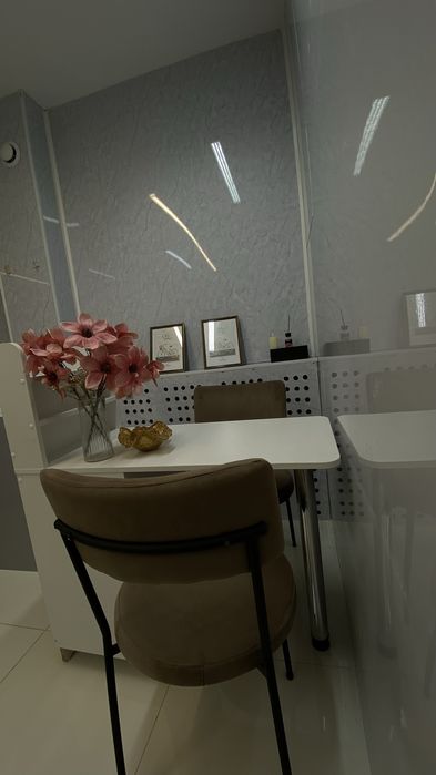 Сдается в аренду маникюрный стол