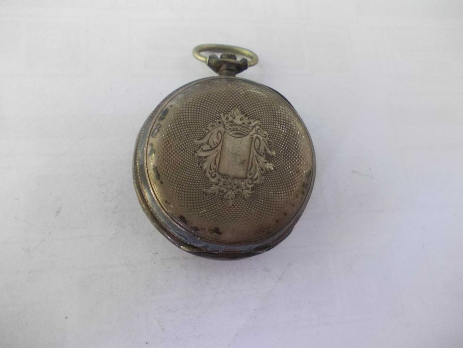 Ceas vechi de buzunar defect din argint 4