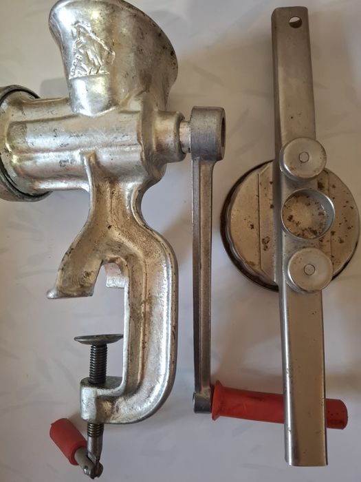 Мелачка за месо + подарък