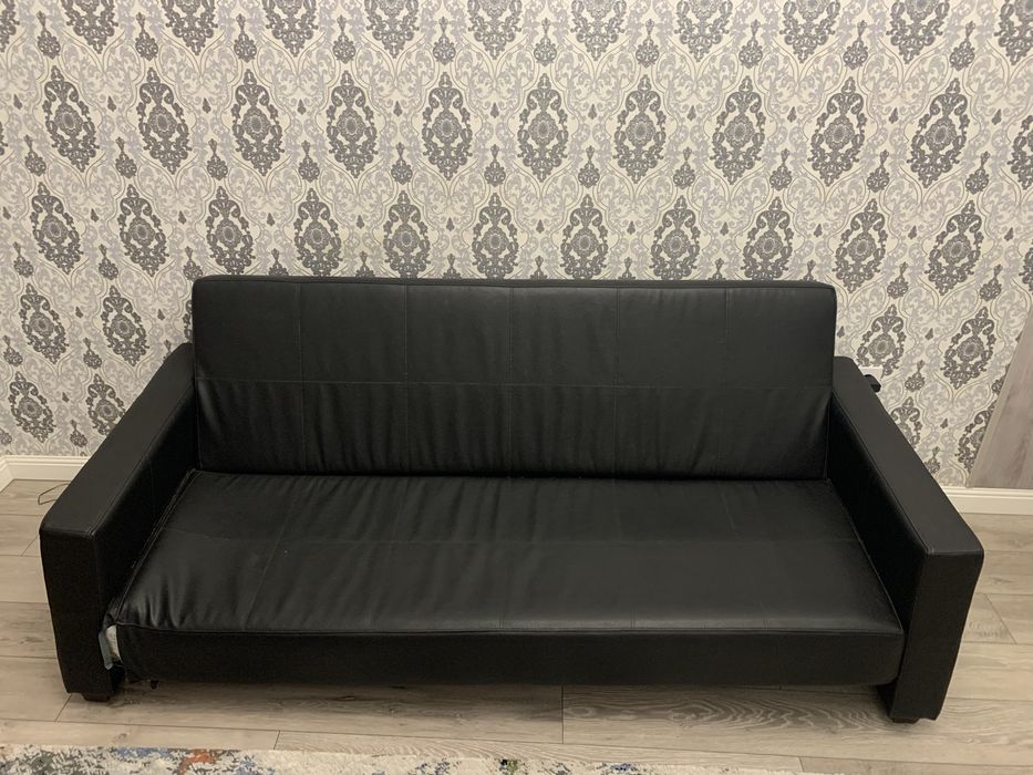 Продам кожаный диван