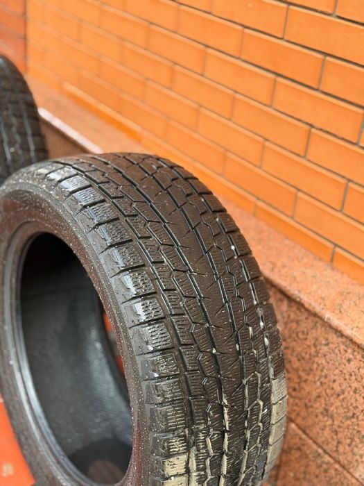 Продам шины бу R20