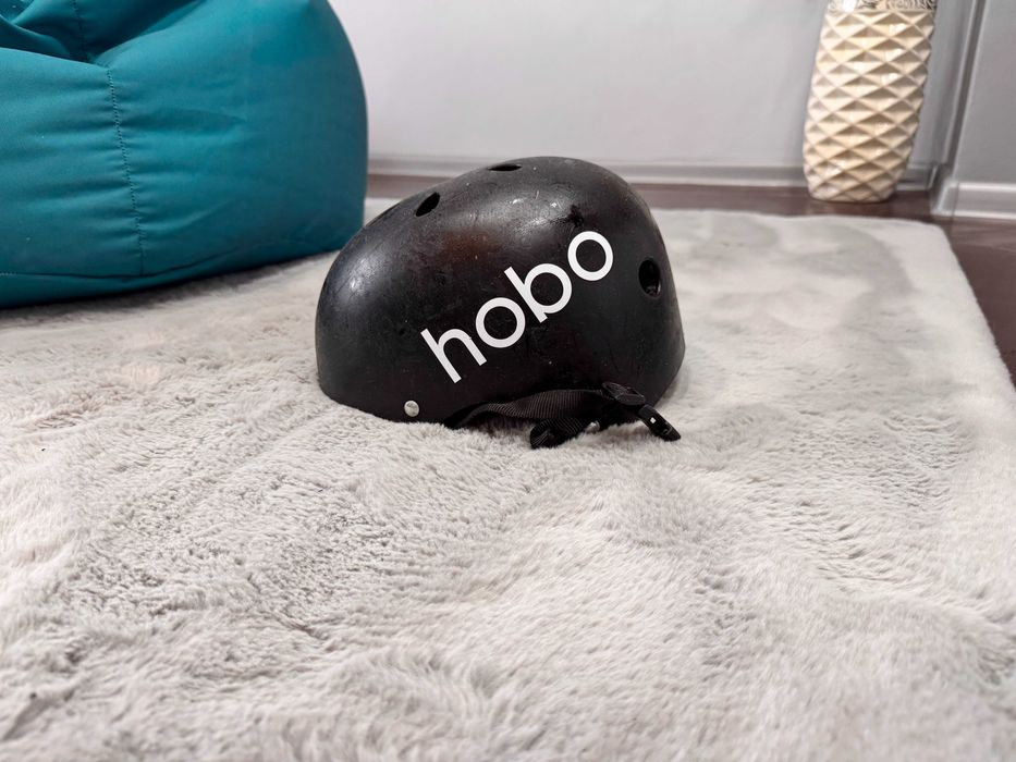 Каска HOBO – за сноуборд, ски, скейт и колоездене