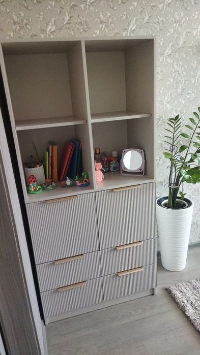 Комплект мебели. Стеллаж и стол