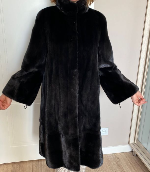 Продам норковую шубу.