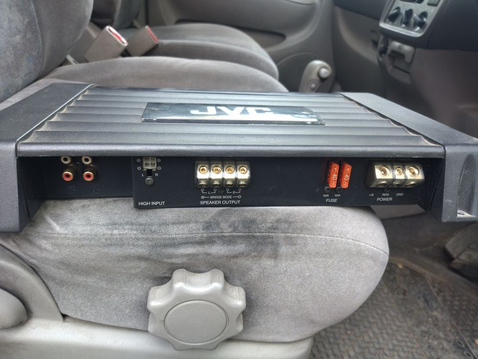 Продам авто усилитель