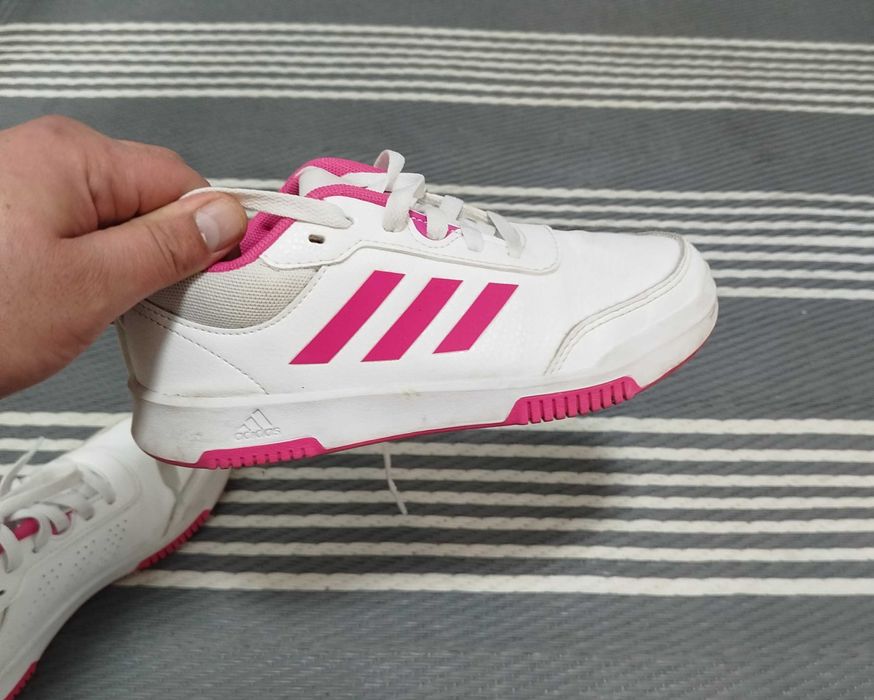 Продавам маратонки Адидас