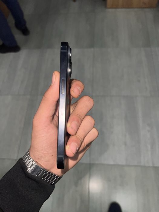 iPhone 15 pro 256/81