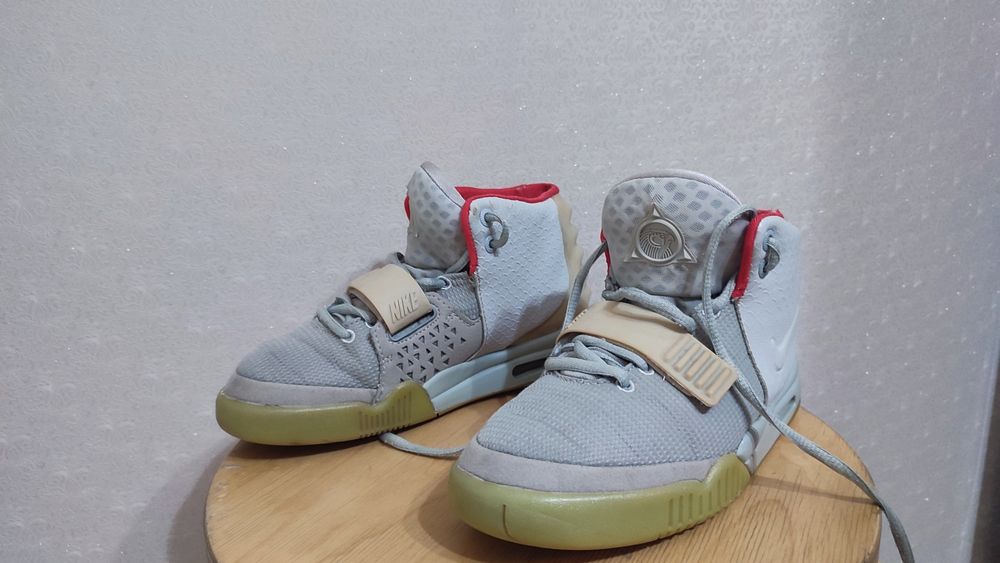 Продам Nike yeezy 2
