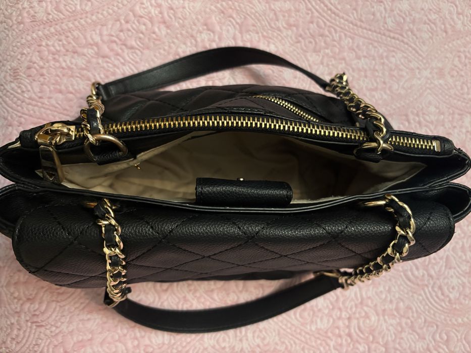 Дамска чанта guess