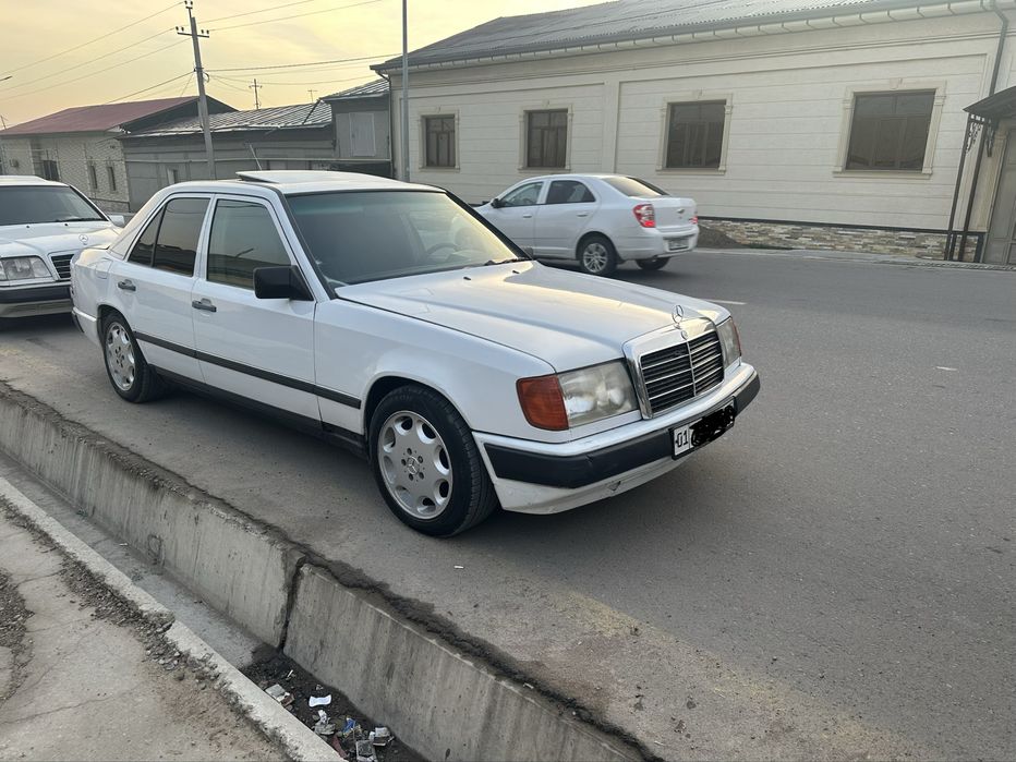 Mercedes benz w124