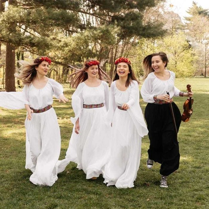 Spectacol Ursitoare Traditionale
