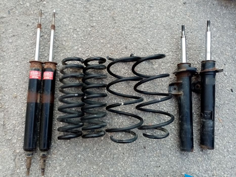 Каяба Амортисьори пружини