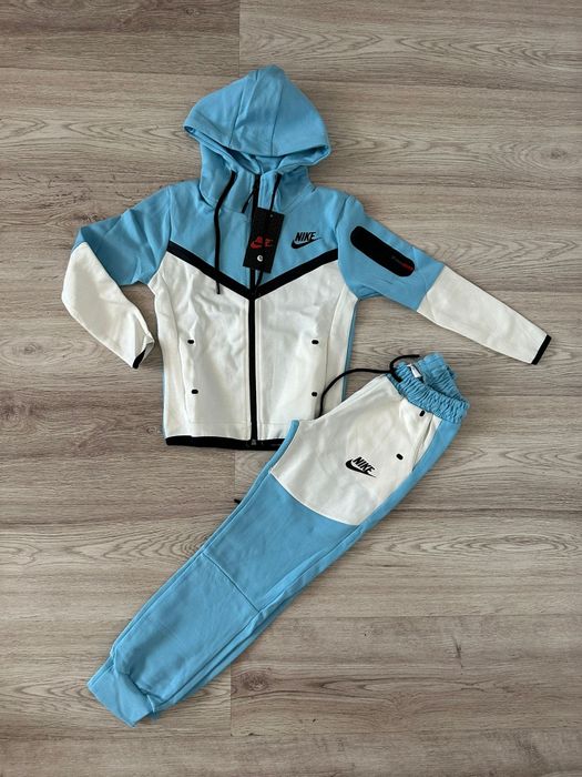 Trening Nike tech copii