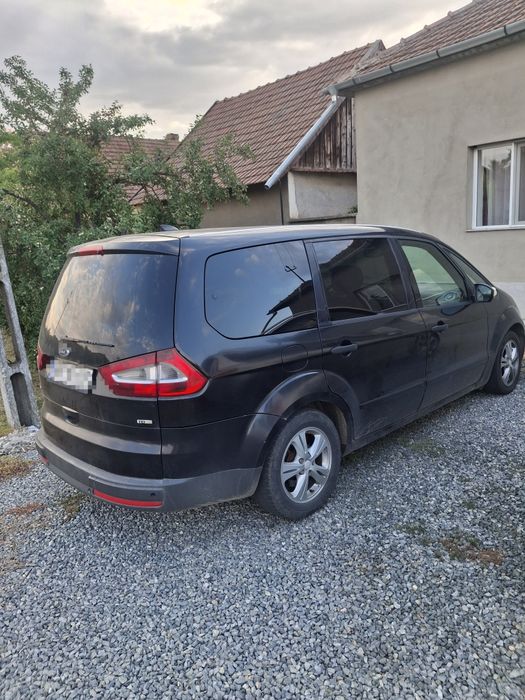 Vând Ford Galaxy