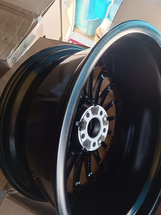 Мерс  ,21е  223 спицы. Amg разноширокиеl