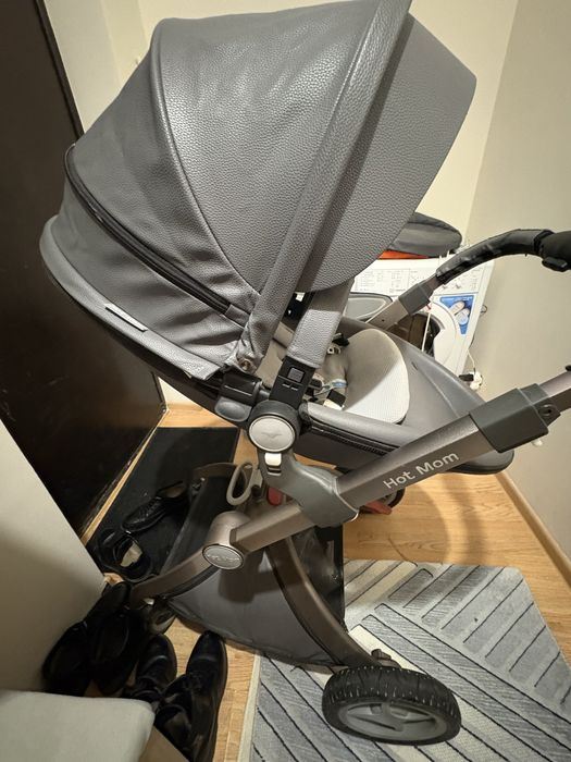 Продам коляску hot mom