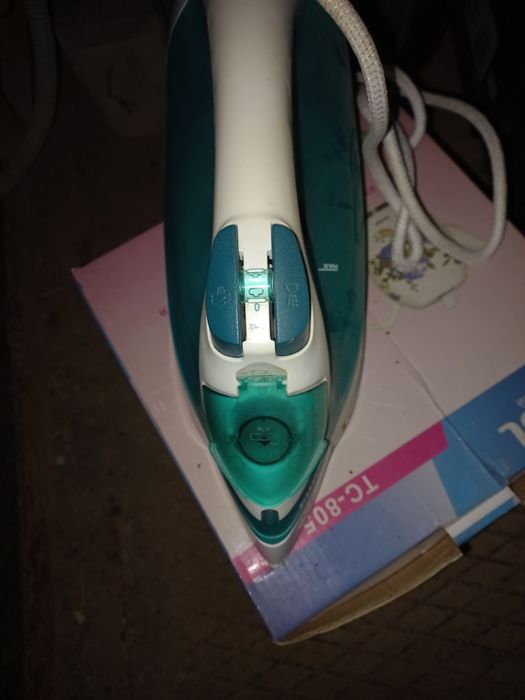 Продается утюг PHILIPS