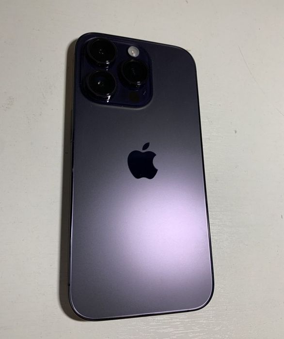iPhone 14 в хорошем состоянии