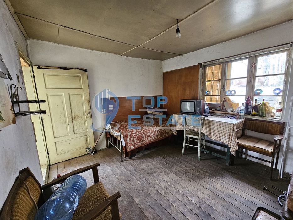 Къща с вътрешна тоалетна и частичен ремонт в село Ново градище, облас