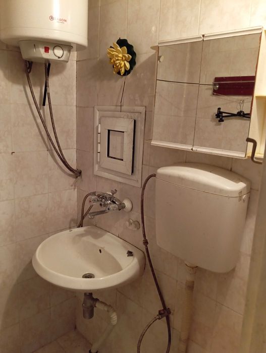 Дава се под наем Двустаен апартамент в Шумен, Болницата - 37 кв.м за 204 € - Снимка #2