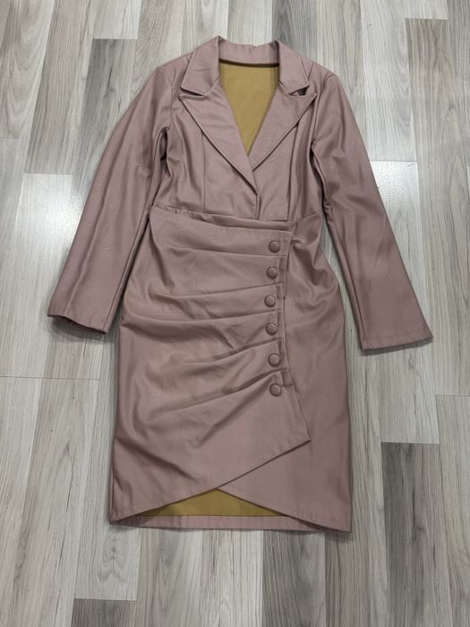 Елегантни дамски рокли