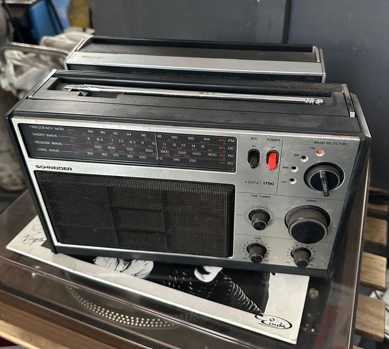 Radio grundig elite boy automatic 206, Schneider 4Band 1790, Philips
