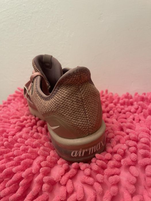 Adidasi dama, Nike Air max