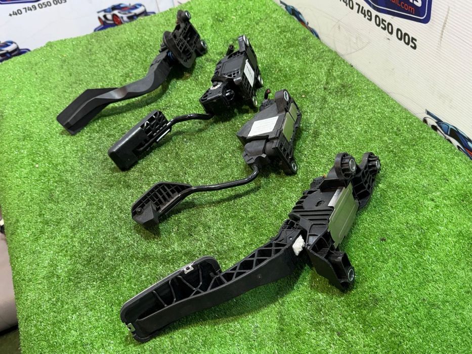 PEDALA ACCELERATIE ELECTRICA  MITSUBISHI OUTLANDER 2 2.2 DIESEL 2012 2005-2012 / HONDA CR-V 2.2 DIESEL 2015 2012-2016 / TOYOTA YARIS 1.5 B HYBRID 2017 2017-2020 / HYUNDAI KONA ELECTRIC 2022 2021-2023