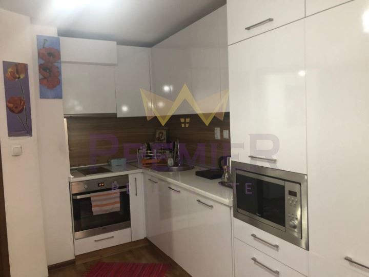 Продава се Тристаен апартамент в Бургас, Възраждане - 94 кв.м за 2394 €/кв.м - Снимка #3