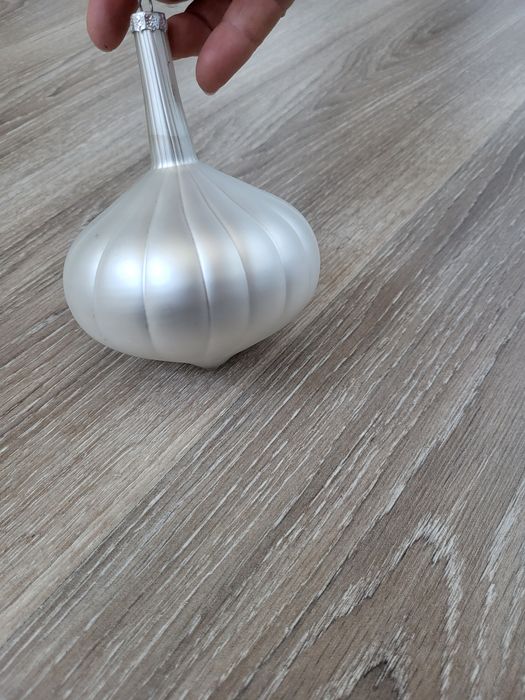 Ёлочные  игрушки и украшения