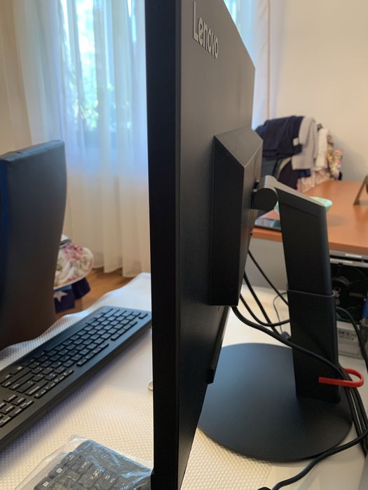 Lenovo P27 Thinkvision monitor
