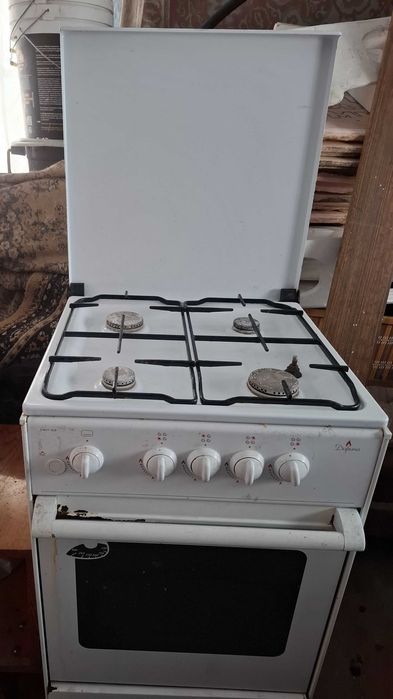 Продам газовую плиту