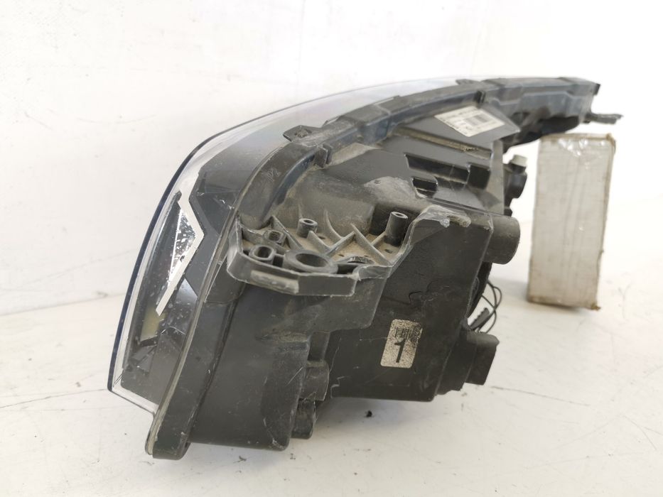 Десен фар Пежо / Peugeot 508 2 [ , , ] Оригинален