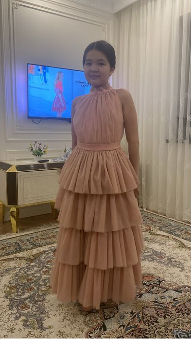 Платье вечерние