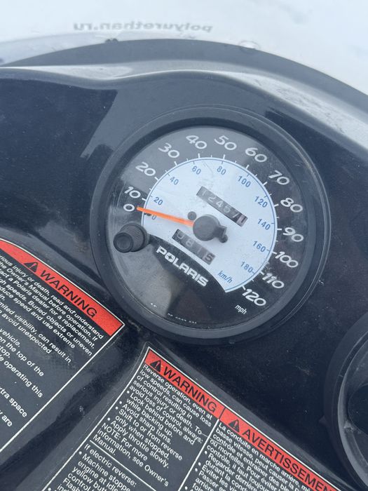 Продам снегаход polaris