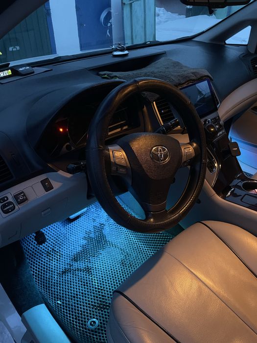 Тоета Венза 2010г